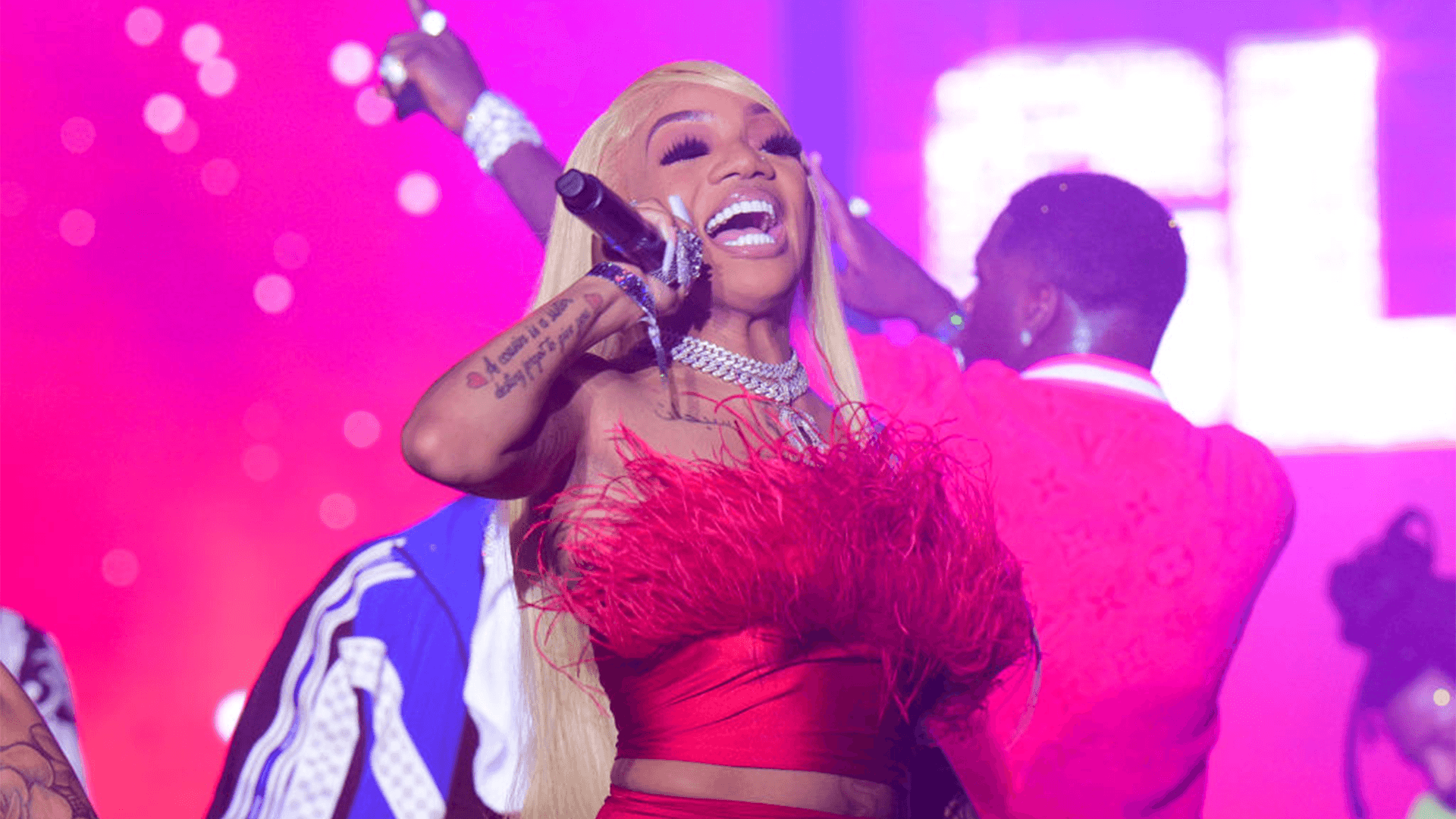 What's GloRilla's Net Worth In 2024? What's GloRilla's Net Worth In 2024?