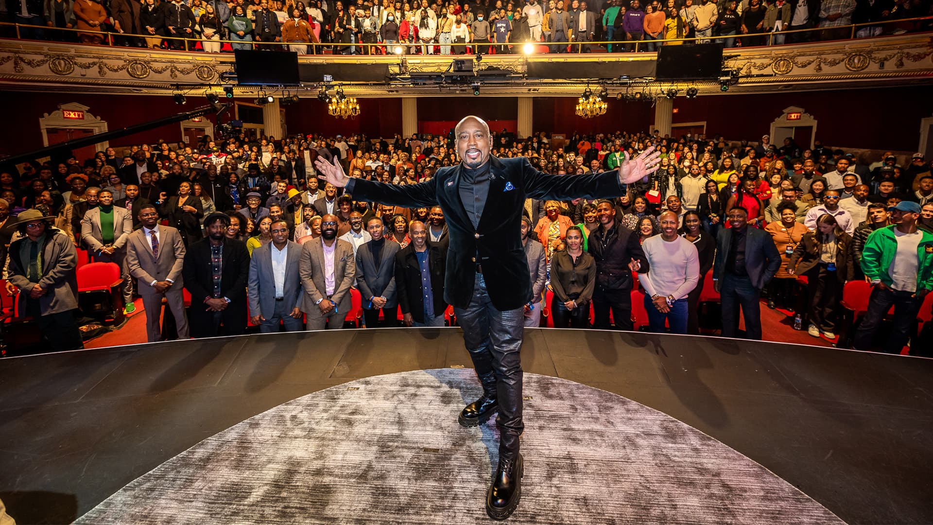 Daymond John's Mom Took Out A Loan To Invest In Him — Now He's Helping Other Black Entrepreneurs Gain Access To Funding Daymond John's Mom Took Out A Loan To Invest In Him — Now He's Helping Other Black Entrepreneurs Gain Access To Funding