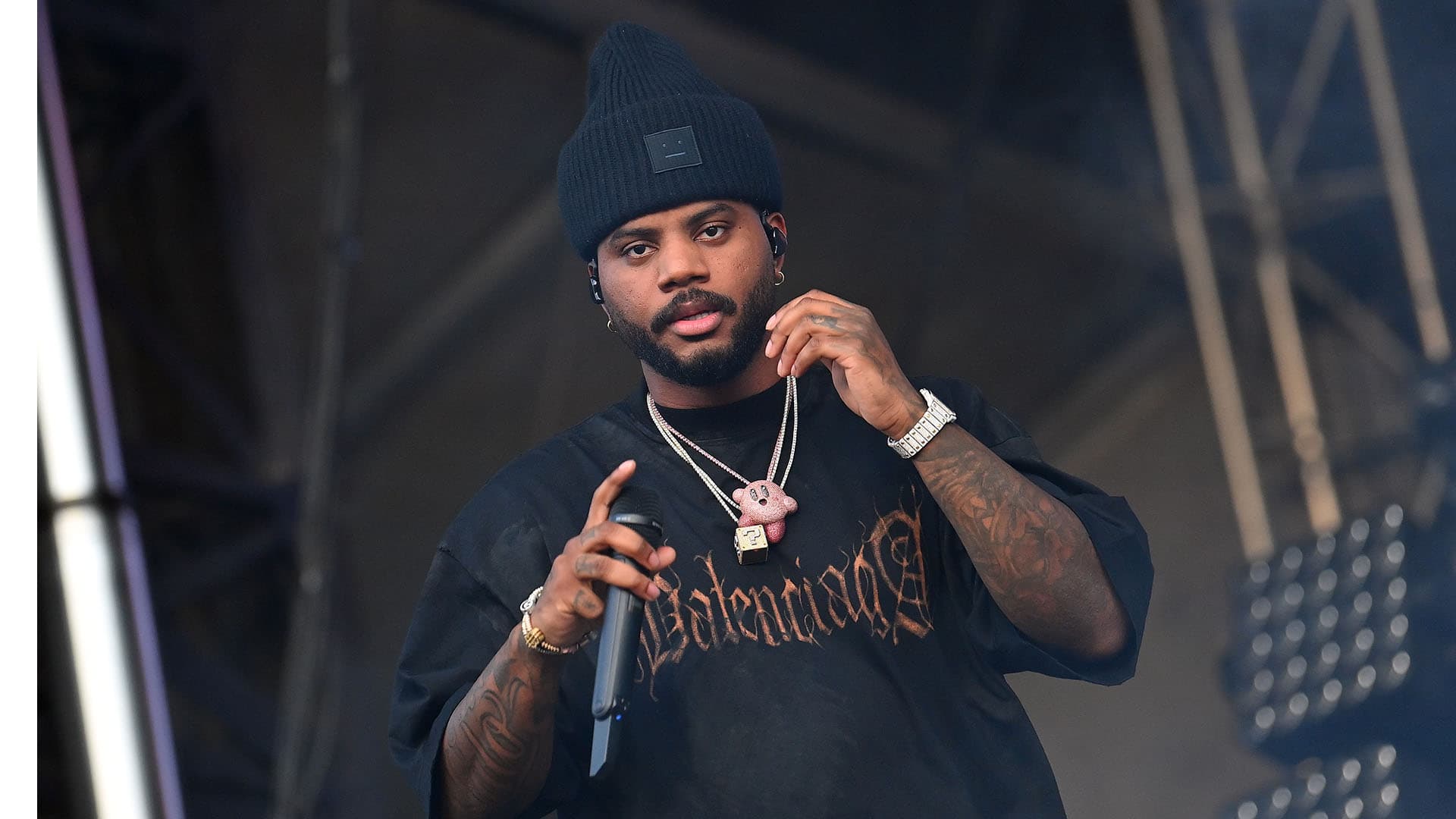 Grammy-Nominated Singer Bryson Tiller Reveals He's Been Designing A Video Game For 3 Years And 'Been Looking Into Internships' Grammy-Nominated Singer Bryson Tiller Reveals He's Been Designing A Video Game For 3 Years And 'Been Looking Into Internships'