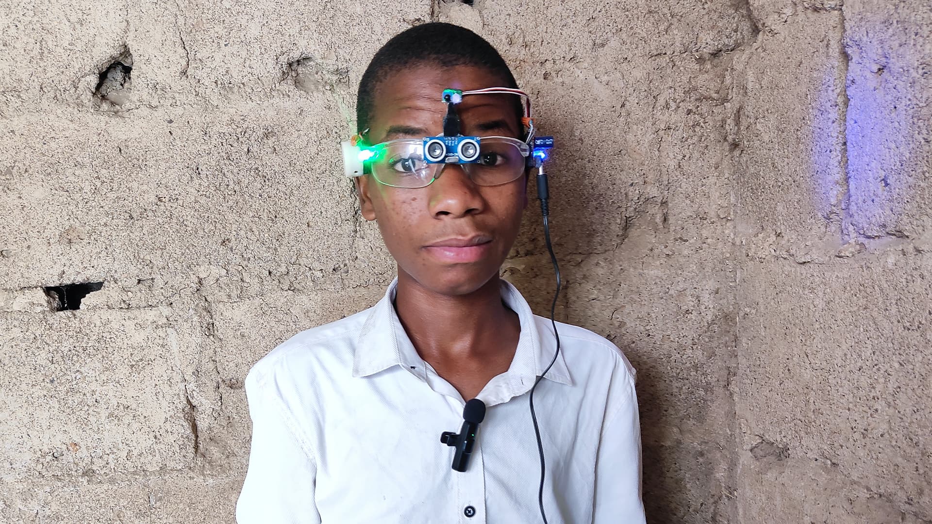 18-Year-Old Khalifa Aminu Creates Sensory Glasses That Help Those Who Are Visually Impaired Walk Safely On Their Own 18-Year-Old Khalifa Aminu Creates Sensory Glasses That Help Those Who Are Visually Impaired Walk Safely On Their Own