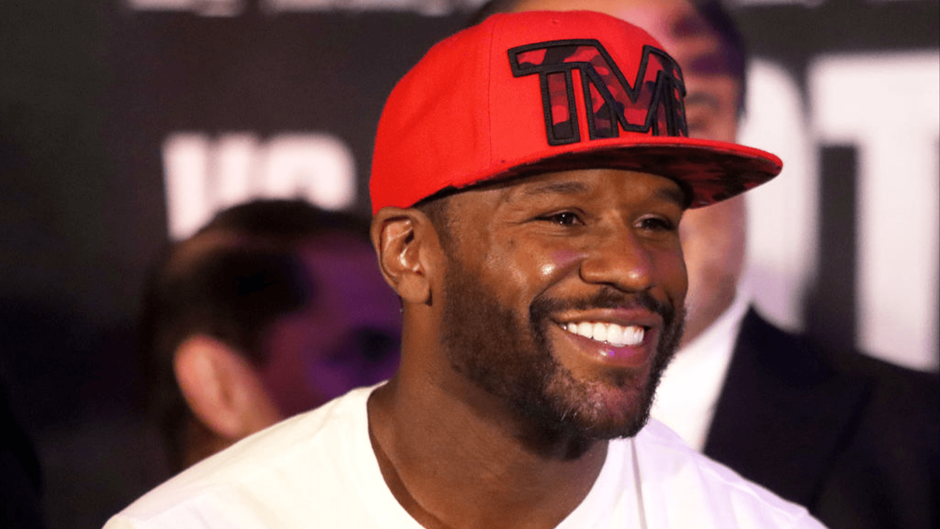 Floyd Mayweather Leads Group That Intends To Purchase Stake In New York Giants For About $700M, Report Says