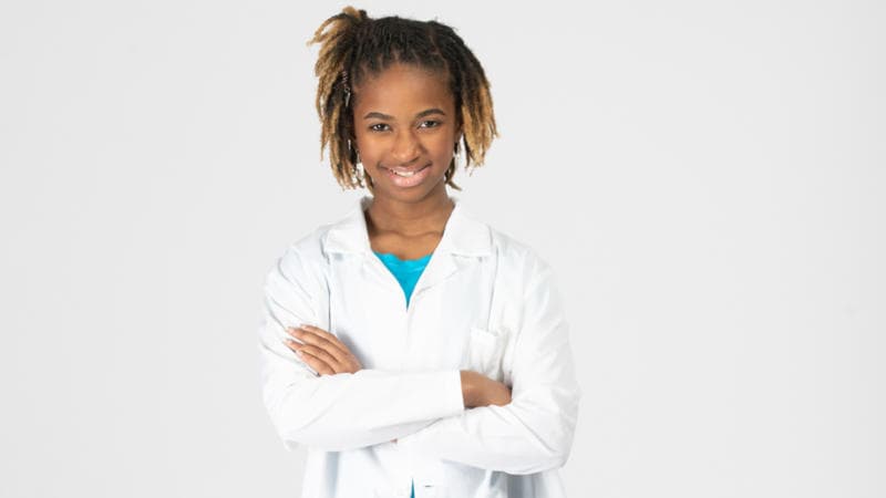 13-Year-Old Alena Wicker Becomes The Youngest Black Person To Be Accepted Into Medical School 13-Year-Old Alena Wicker Becomes The Youngest Black Person To Be Accepted Into Medical School