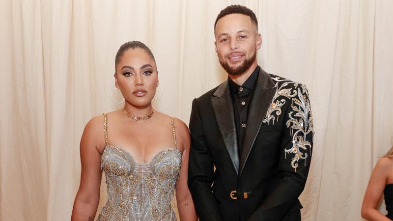 The Currys Plan To Install 150 Libraries In Oakland To Boost The Literacy Rate For Black And Latinx Youth The Currys Plan To Install 150 Libraries In Oakland To Boost The Literacy Rate For Black And Latinx Youth