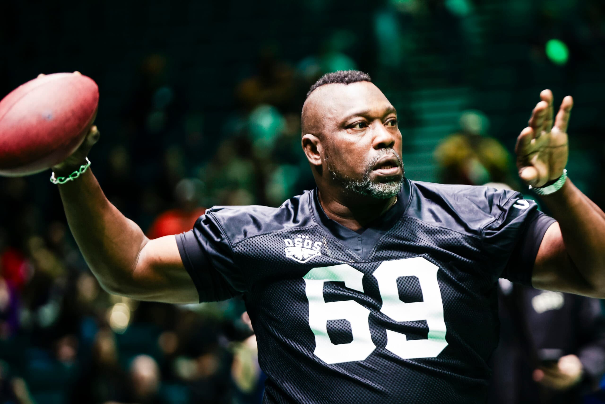 Warren Sapp Is Doing What He Loves After The NFL, But What's His Net Worth? Warren Sapp Is Doing What He Loves After The NFL, But What's His Net Worth?