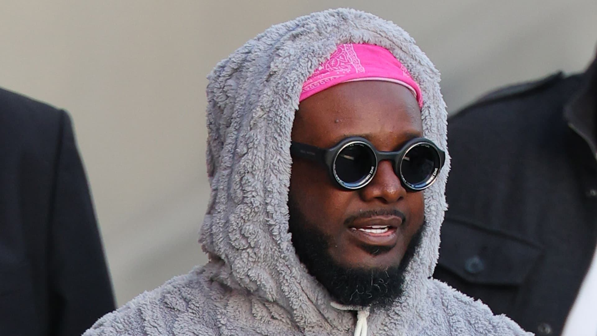 T-Pain Doesn't Hold The Publishing And Masters Rights Of 'Buy U A Drank,' But Here's How Much He Earns From Performing The Single T-Pain Doesn't Hold The Publishing And Masters Rights Of 'Buy U A Drank,' But Here's How Much He Earns From Performing The Single